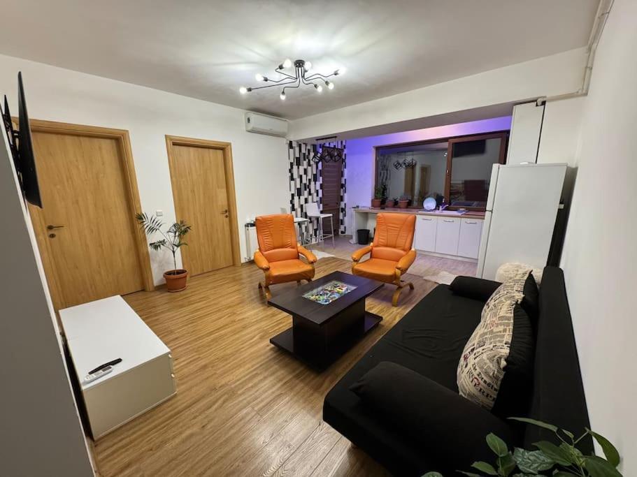 Apartment Solar 50, Private Parking, 2 Bedroom Bukarest Kültér fotó