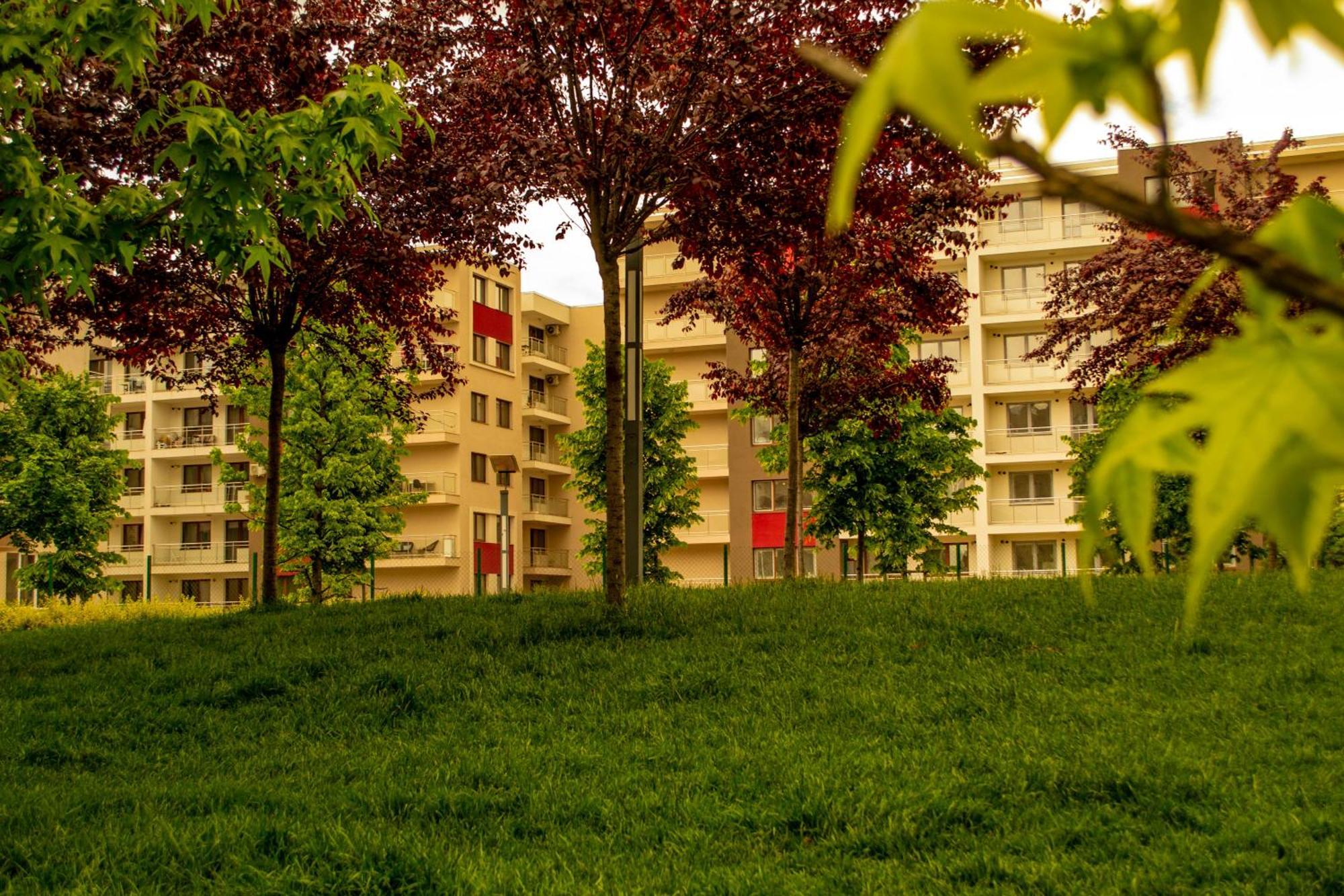 Apartment Solar 50, Private Parking, 2 Bedroom Bukarest Kültér fotó